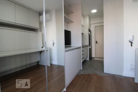 Quarto de apartamento à venda com 1 quarto, 22m² em Jardim das Acácias, São Paulo