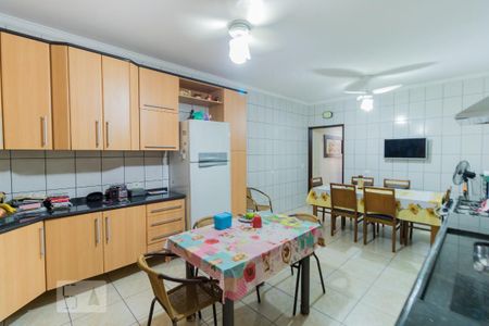 Casa para alugar com 246m², 3 quartos e 2 vagas Casa para alugar com 246m², 3 quartos e 2 vagasCozinha