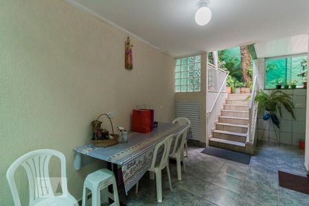 Casa para alugar com 246m², 3 quartos e 2 vagas Casa para alugar com 246m², 3 quartos e 2 vagasQuintal