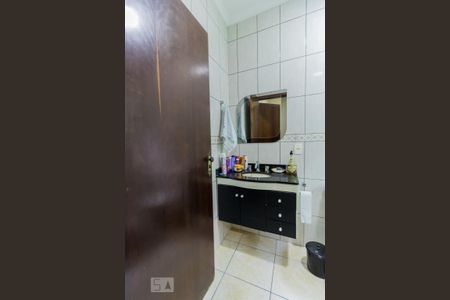 Casa para alugar com 246m², 3 quartos e 2 vagas Casa para alugar com 246m², 3 quartos e 2 vagasBanheiro da Suíte 2