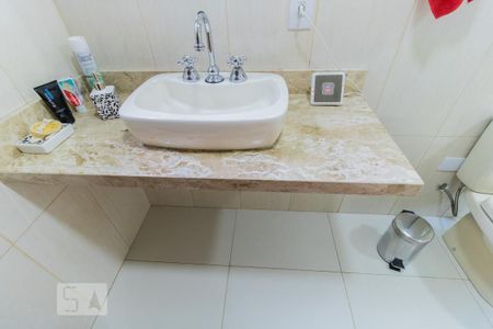 Casa para alugar com 246m², 3 quartos e 2 vagas Casa para alugar com 246m², 3 quartos e 2 vagasDetalhe banheiro