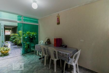 Casa para alugar com 246m², 3 quartos e 2 vagas Casa para alugar com 246m², 3 quartos e 2 vagasQuintal