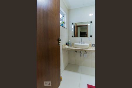 Casa para alugar com 246m², 3 quartos e 2 vagas Casa para alugar com 246m², 3 quartos e 2 vagasBanheiro da Suíte 3