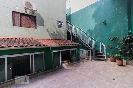 Casa para alugar com 246m², 3 quartos e 2 vagas Casa para alugar com 246m², 3 quartos e 2 vagasQuintal