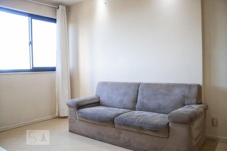 Sala de apartamento para alugar com 3 quartos, 80m² em Barra da Tijuca, Rio de Janeiro