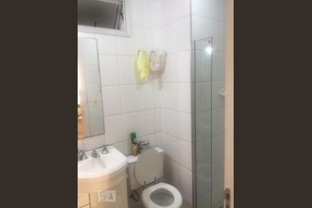 Banheiro de apartamento à venda com 3 quartos, 74m² em Vila Medeiros, São Paulo