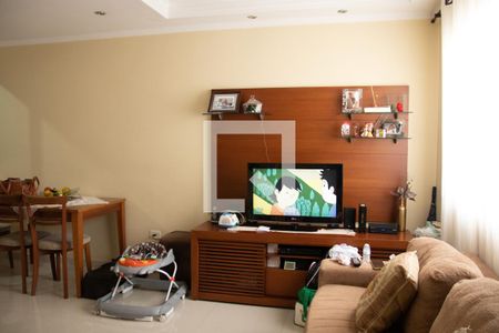 Sala de casa de condomínio à venda com 2 quartos, 84m² em Vila Nivi, São Paulo
