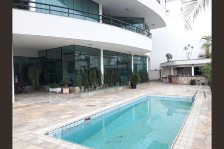 Piscina de casa à venda com 7 quartos, 800m² em Jardim Franca, São Paulo