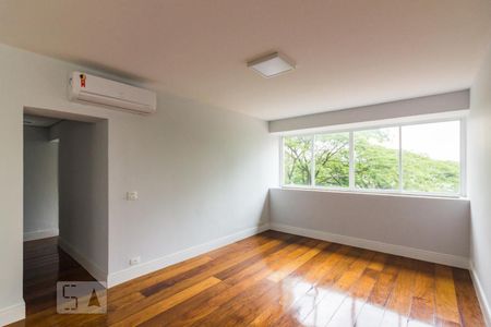 Sala de apartamento à venda com 2 quartos, 200m² em Cerqueira César, São Paulo