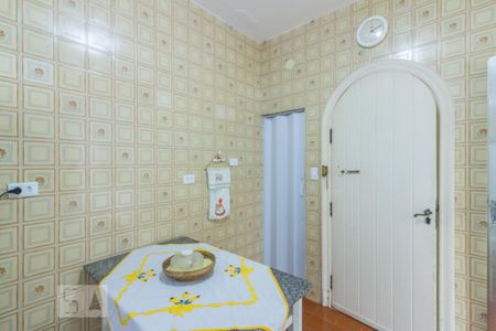 Casa à venda com 300m², 3 quartos e 3 vagas Casa à venda com 300m², 3 quartos e 3 vagasCozinha