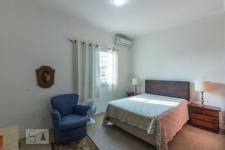 Casa à venda com 300m², 3 quartos e 3 vagas Casa à venda com 300m², 3 quartos e 3 vagasQuarto