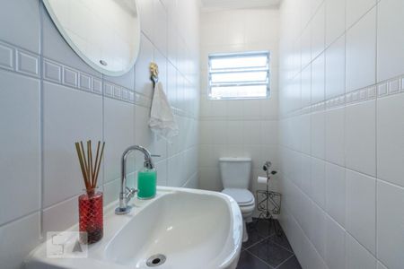 Casa à venda com 300m², 3 quartos e 3 vagas Casa à venda com 300m², 3 quartos e 3 vagasLavabo