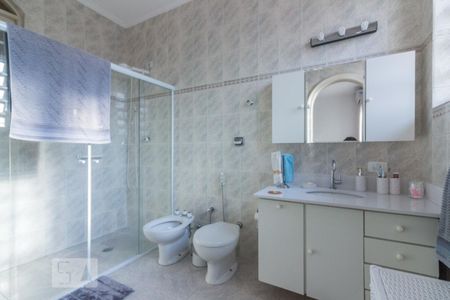 Casa à venda com 300m², 3 quartos e 3 vagas Casa à venda com 300m², 3 quartos e 3 vagasBanheiro