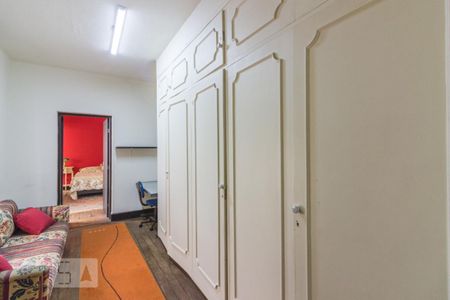 Casa à venda com 300m², 3 quartos e 3 vagas Casa à venda com 300m², 3 quartos e 3 vagasCorredor