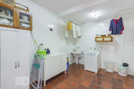 Casa à venda com 300m², 3 quartos e 3 vagas Casa à venda com 300m², 3 quartos e 3 vagasÁrea de Serviço