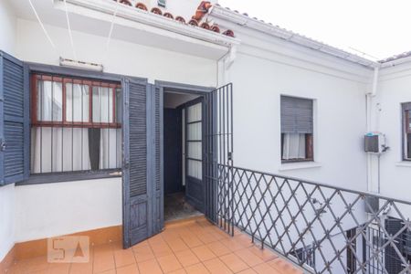 Casa à venda com 300m², 3 quartos e 3 vagas Casa à venda com 300m², 3 quartos e 3 vagasVaranda