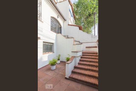 Casa à venda com 300m², 3 quartos e 3 vagas Casa à venda com 300m², 3 quartos e 3 vagasDetalhe da Entrada