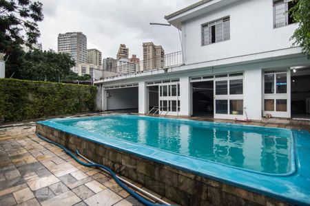 Área Externa de casa à venda com 4 quartos, 443m² em Pacaembu, São Paulo