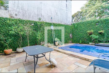 Piscina de casa à venda com 4 quartos, 380m² em Alto de Pinheiros, São Paulo