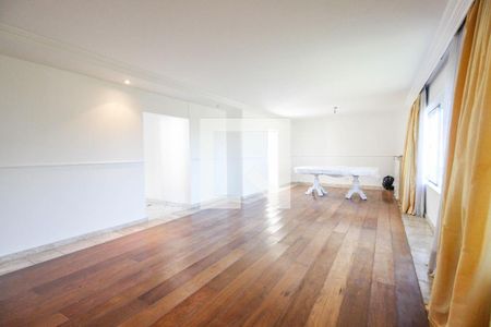 Sala de estar de casa à venda com 4 quartos, 700m² em Jardim São Bento, São Paulo