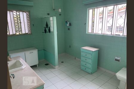 Banheiro 2 de casa à venda com 5 quartos, 360m² em Pacaembu, São Paulo