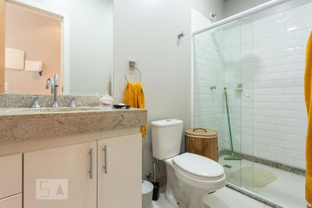 Banheiro de casa à venda com 2 quartos, 120m² em Moema, São Paulo