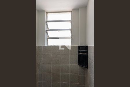 Banheiro de apartamento à venda com 2 quartos, 56m² em Parque Residencial Vila União, Campinas