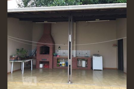 Churrasqueira de casa à venda com 3 quartos, 250m² em Jaguaré, São Paulo