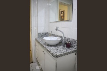Lavabo de apartamento para alugar com 3 quartos, 90m² em Cerâmica, São Caetano do Sul