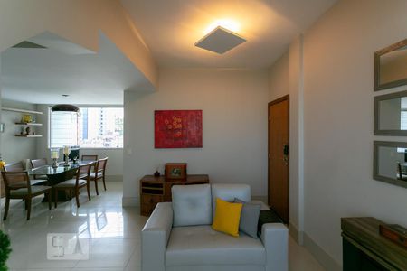 Sala de apartamento para alugar com 3 quartos, 222m² em Sion, Belo Horizonte