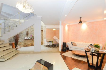 Sala de casa à venda com 4 quartos, 450m² em Vila Rosalia, Guarulhos