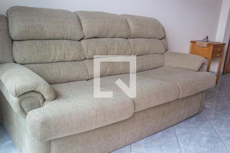 Detalhe sala de apartamento para alugar com 1 quarto, 50m² em Maracanã, Praia Grande