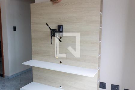 Detalhe sala de apartamento para alugar com 1 quarto, 50m² em Maracanã, Praia Grande