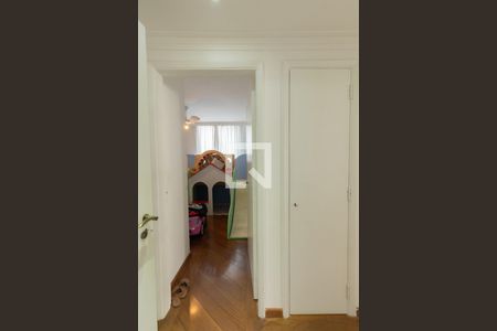 Corredor de apartamento para alugar com 3 quartos, 145m² em Jardins, São Paulo