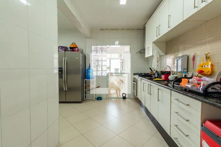 Cozinha de apartamento para alugar com 3 quartos, 145m² em Jardins, São Paulo