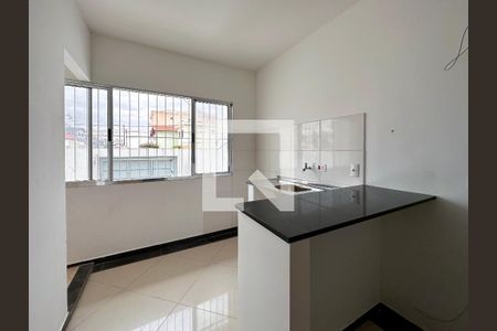 Cozinha de kitnet/studio para alugar com 1 quarto, 25m² em Jardim Monte Azul, São Paulo