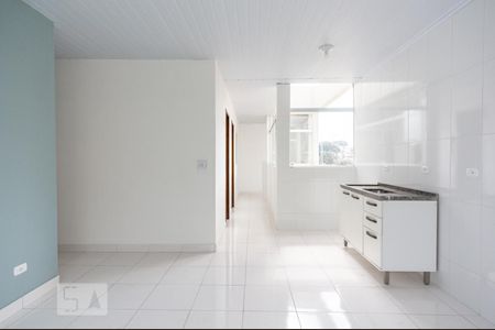 Sala e Cozinha de casa para alugar com 2 quartos, 65m² em Vila Iorio, São Paulo