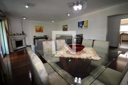 Sala de apartamento à venda com 3 quartos, 200m² em Cambuí, Campinas