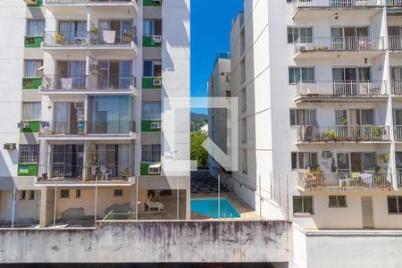 Vista do Quarto 1 de apartamento para alugar com 2 quartos, 72m² em Grajau, Rio de Janeiro