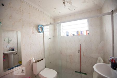 Banheiro de casa à venda com 4 quartos, 220m² em Lapa, São Paulo