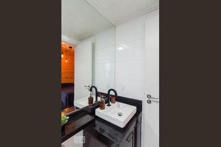 Apartamento à venda com 65m², 2 quartos e 2 vagas Apartamento à venda com 65m², 2 quartos e 2 vagasBanheiro da suíte