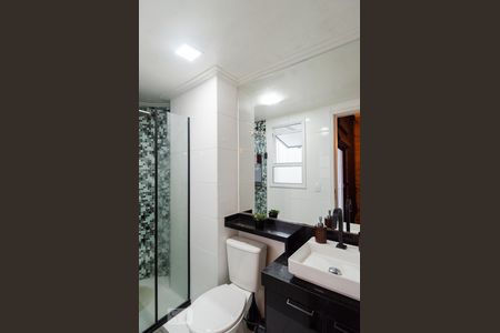 Apartamento à venda com 65m², 2 quartos e 2 vagas Apartamento à venda com 65m², 2 quartos e 2 vagasBanheiro da suíte