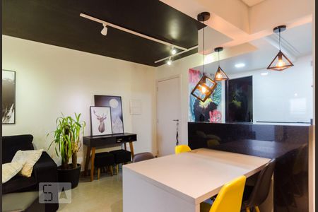 Apartamento à venda com 65m², 2 quartos e 2 vagas Apartamento à venda com 65m², 2 quartos e 2 vagasSala