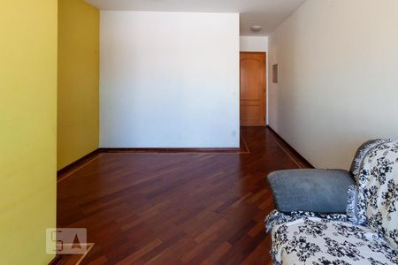 Apartamento à venda com 70m², 2 quartos e 1 vagaSala