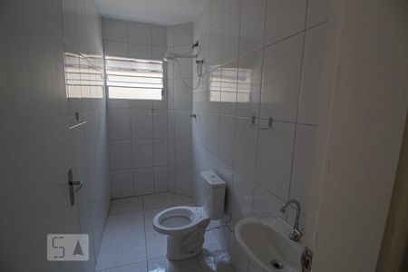 Banheiro de casa para alugar com 1 quarto, 45m² em Jardim Iracema, São Paulo