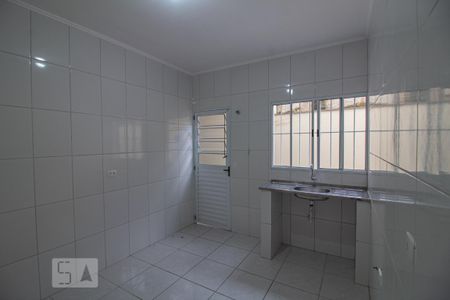 Cozinha de casa para alugar com 1 quarto, 45m² em Jardim Iracema, São Paulo