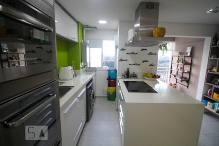 Cozinha de apartamento para alugar com 2 quartos, 57m² em Vila Oratório, São Paulo