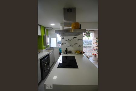 Cozinha de apartamento para alugar com 2 quartos, 57m² em Vila Oratório, São Paulo