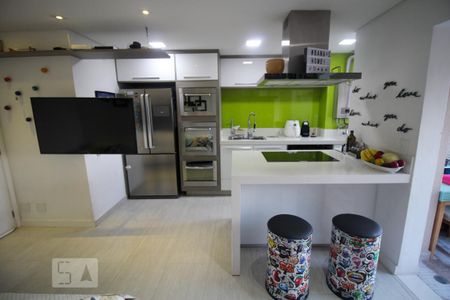 Cozinha de apartamento para alugar com 2 quartos, 57m² em Vila Oratório, São Paulo