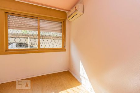 Quarto 1 de apartamento para alugar com 2 quartos, 56m² em Protásio Alves, Porto Alegre